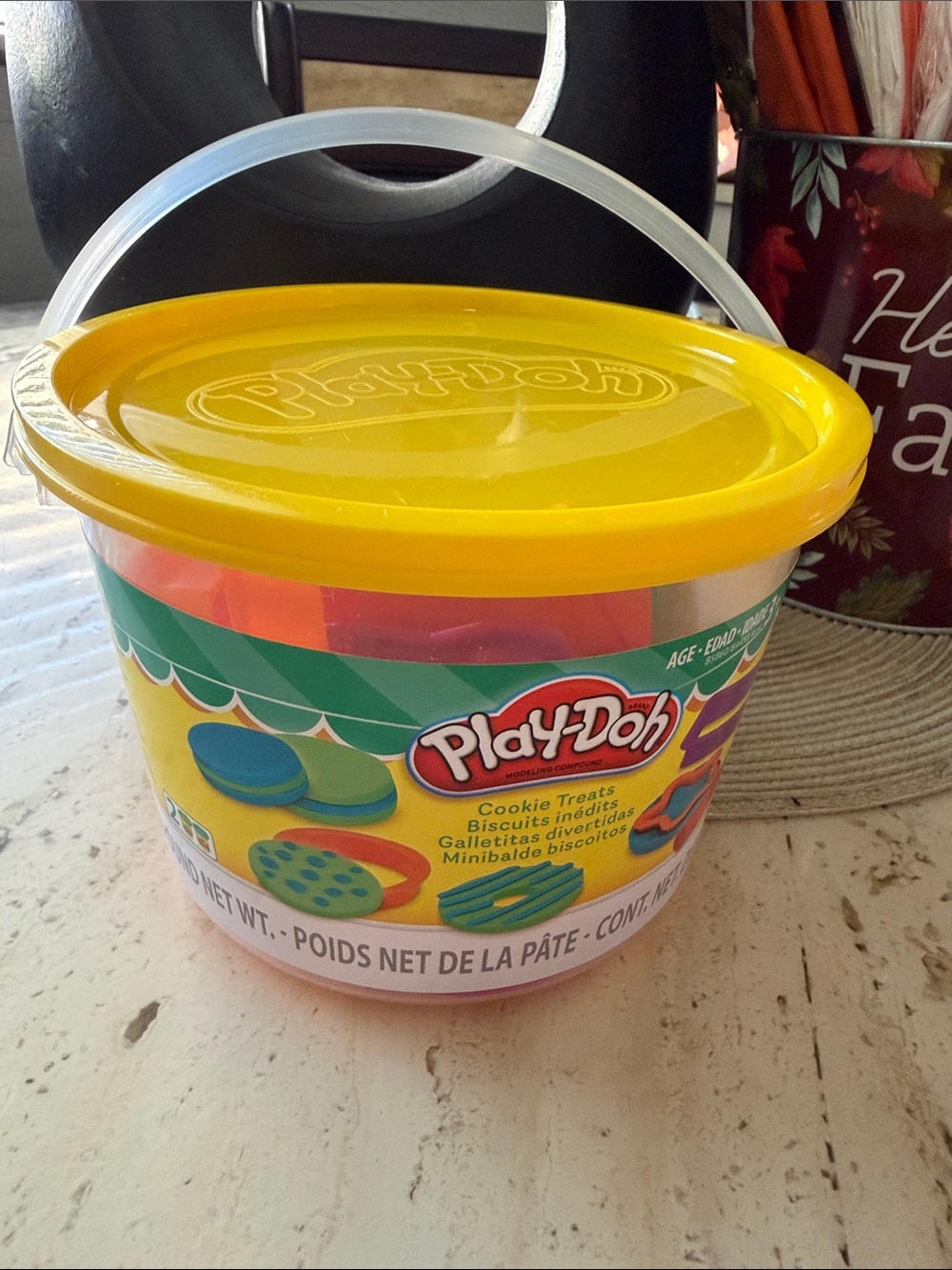 Play-Doh Bucket w/ 6 Shapes & Roller Playset - Yellow Lid
